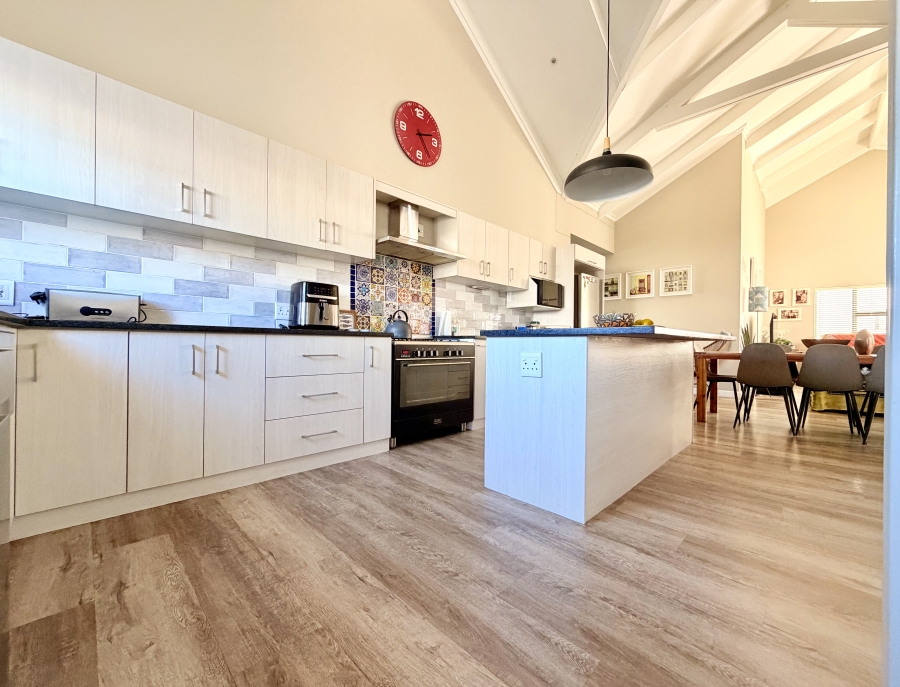 3 Bedroom Property for Sale in Sandbaai Western Cape